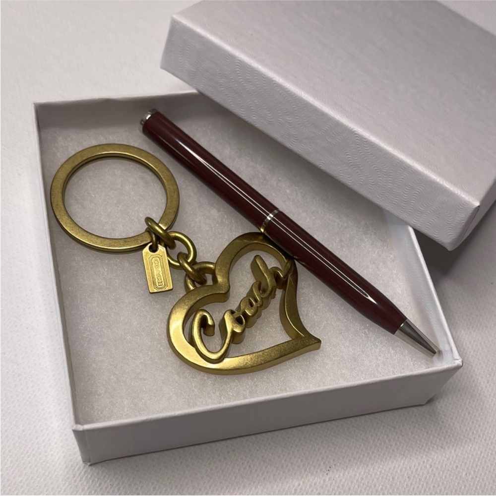 Rare NWT COACH Brass Script Heart Keychain Fob Purse Charm Style 92069 - Picture 5 of 5